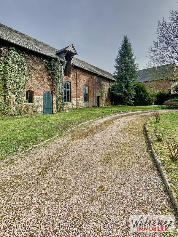 Maison - 352 m² - 1 pièce