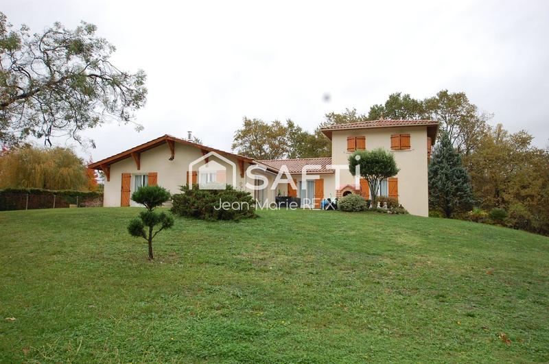 Maison - 285 m² - 6 pièces