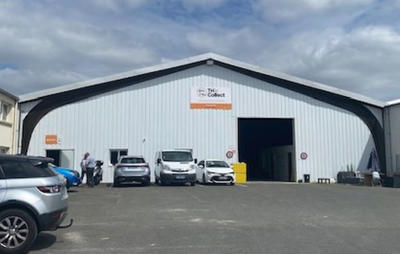 Local d'activité / Entrepôt - 1 370 m² - 5 pièces