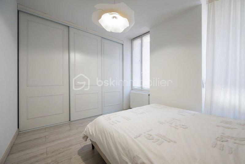 Appartement - 95 m² - 6 pièces