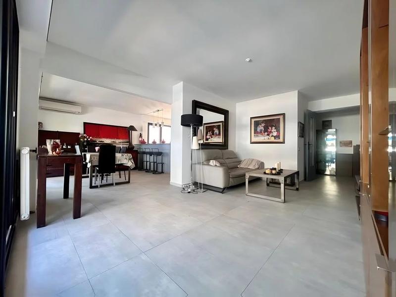 Appartement - 85 m² - 4 pièces