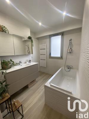 Appartement - 99 m² - 4 pièces