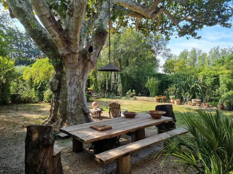 Propriété - 275 m² - 9 pièces