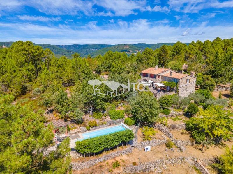 Maison en pierre - 250 m² - 9 pièces