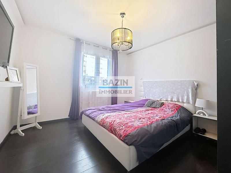 Maison traditionnelle - 96 m² - 6 pièces