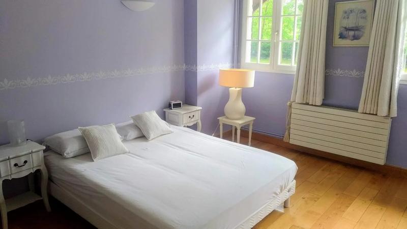 Propriété - 710 m² - 14 pièces