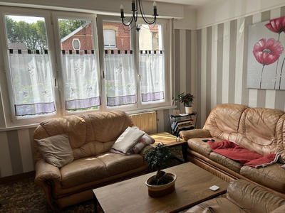 Maison - 80 m² - 8 pièces