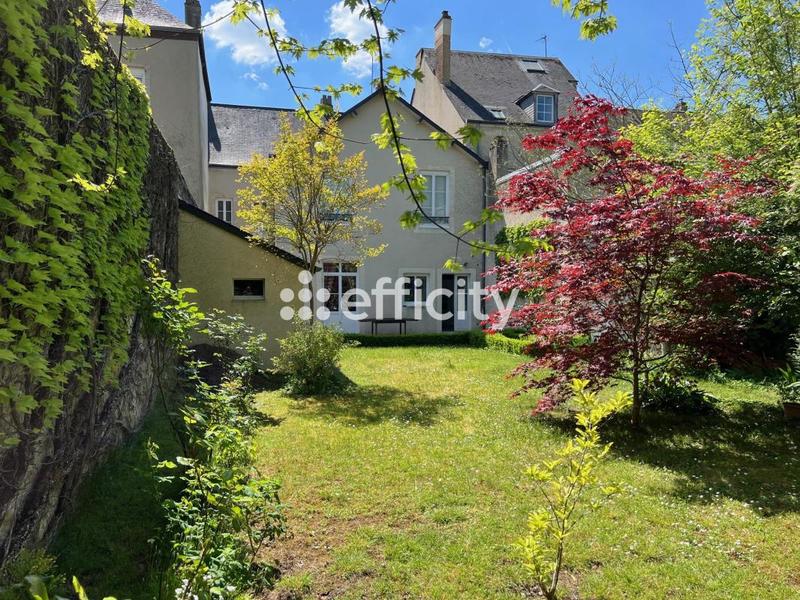 Demeure - 233 m² - 9 pièces