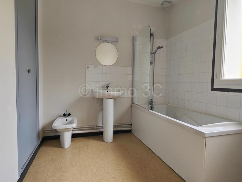 Maison - 80 m² - 4 pièces