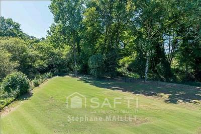 Maison - 227 m² - 8 pièces