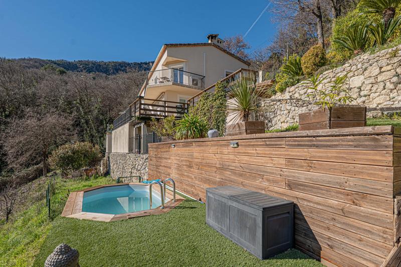 Maison - 98 m² - 4 pièces