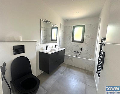 Maison - 121 m² - 4 pièces