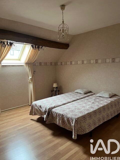 Maison - 227 m² - 8 pièces