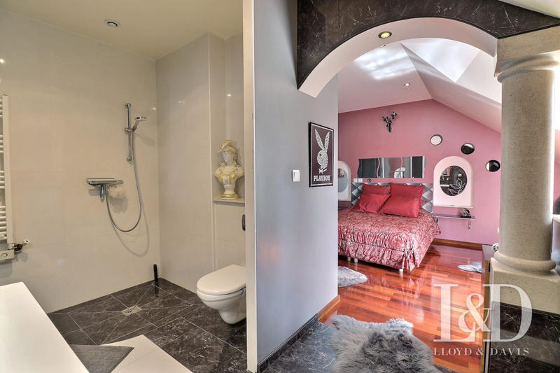 Maison contemporaine - 574 m² - 12 pièces