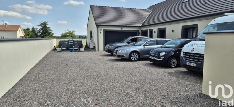 Maison - 238 m² - 8 pièces