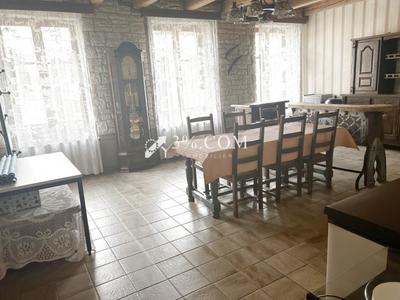 Maison - 188 m² - 11 pièces