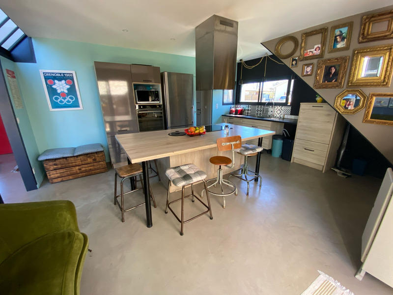 Maison - 228 m² - 7 pièces