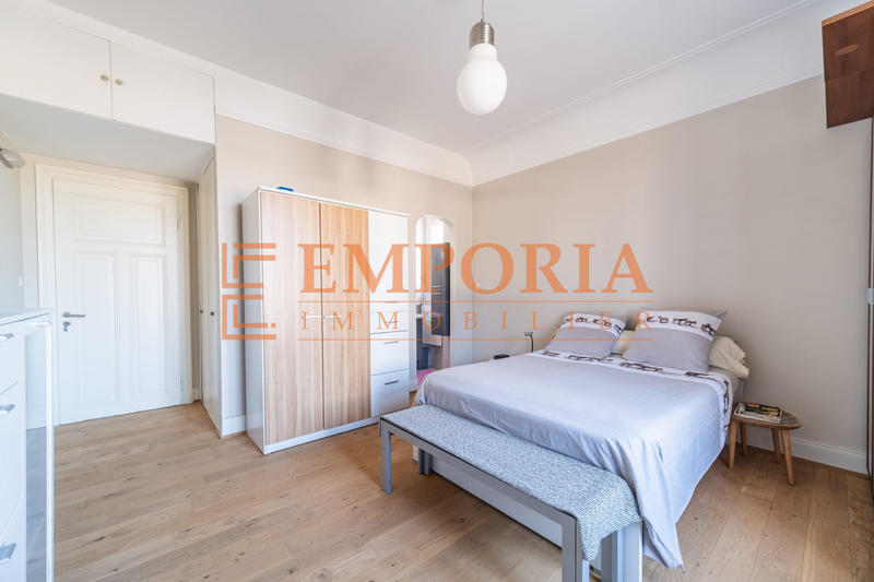 Appartement - 155 m² - 6 pièces