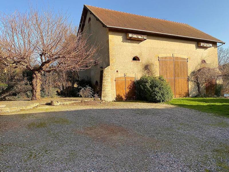 Propriété - 105 m² - 10 pièces