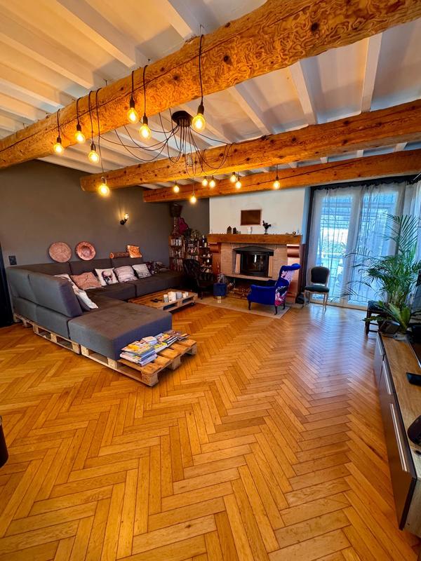 Maison - 250 m² - 7 pièces