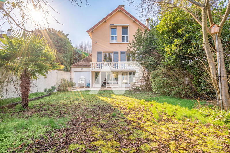 Maison - 152 m² - 8 pièces
