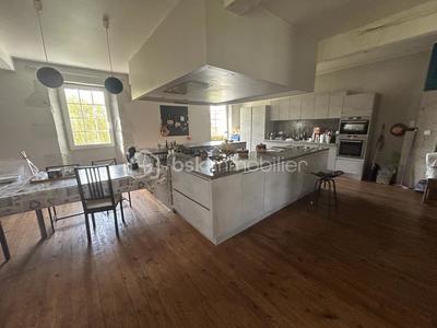 Château - 897 m² - 16 pièces