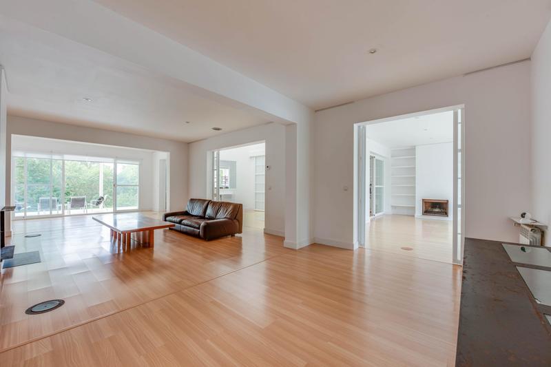 Maison contemporaine - 380 m² - 10 pièces