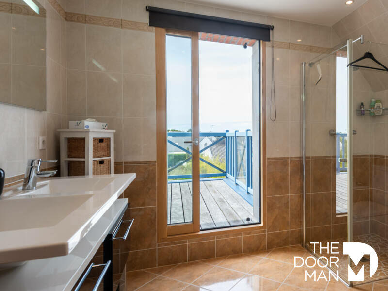 Maison - 310 m² - 12 pièces