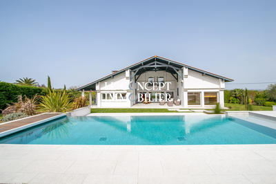 Villa - 295 m² - 12 pièces