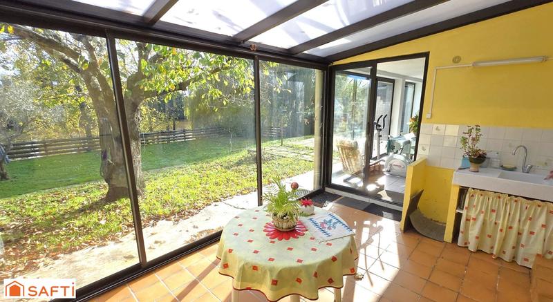 Maison - 200 m² - 9 pièces