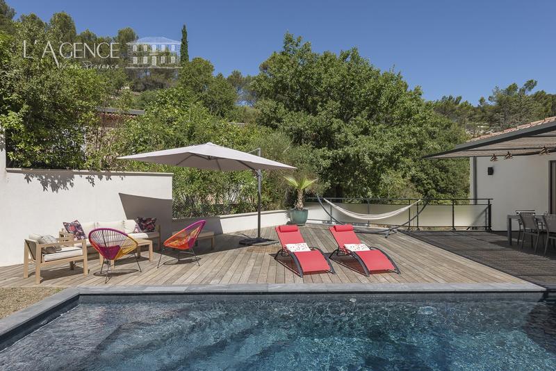 Maison - 276 m² - 8 pièces