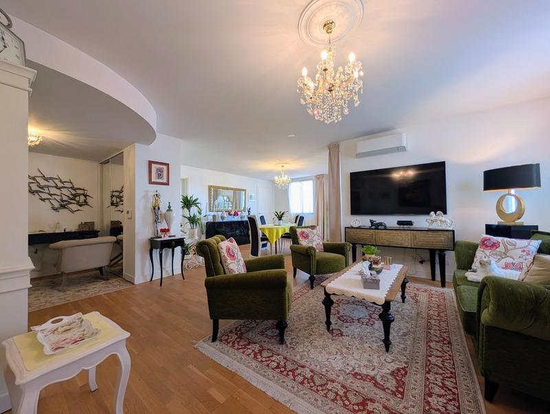 Appartement bourgeois - 132 m² - 4 pièces