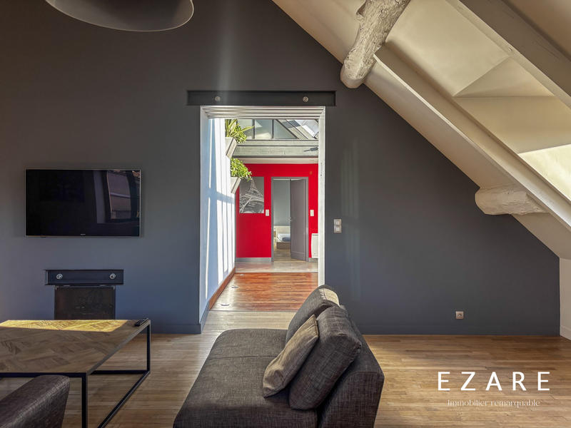 Loft - 138 m² - 6 pièces