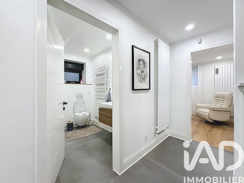 Maison - 282 m² - 12 pièces