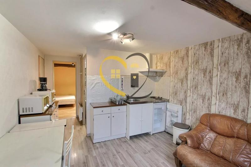 Maison - 250 m² - 13 pièces