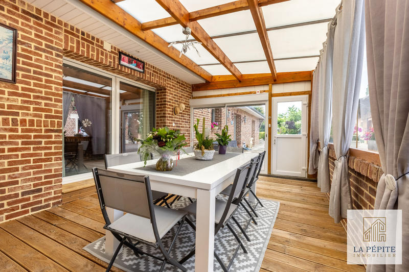 Maison - 216 m² - 6 pièces