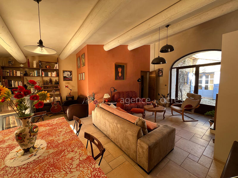 Maison - 260 m² - 9 pièces