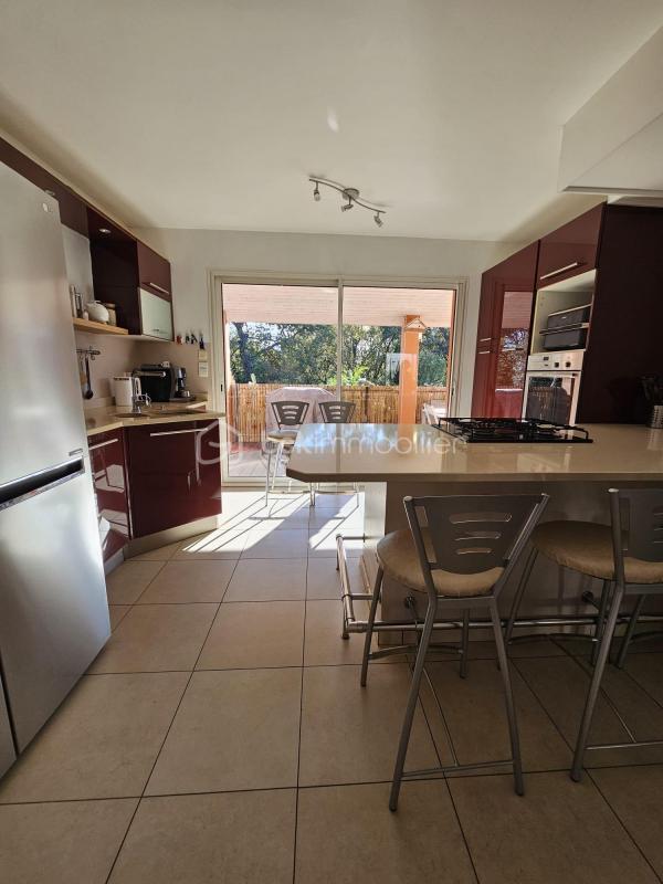 Maison - 230 m² - 7 pièces