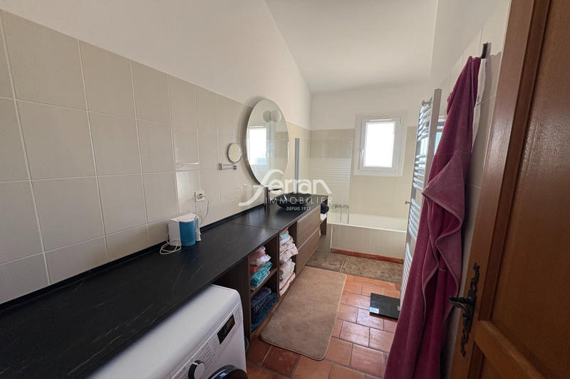 Maison - 201 m² - 5 pièces