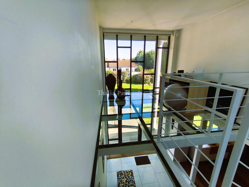 Villa - 391 m² - 8 pièces