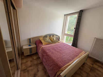 Appartement - 77 m² - 4 pièces