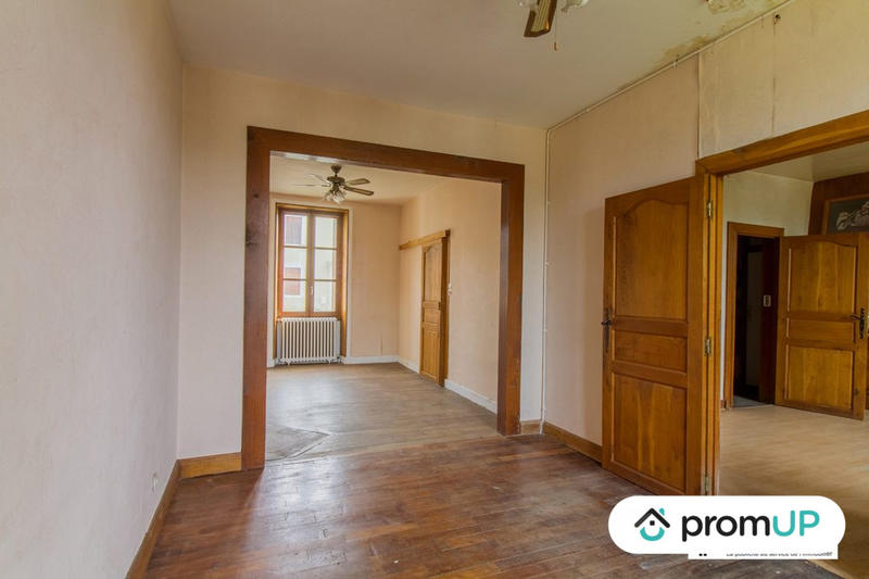 Maison - 240 m² - 8 pièces