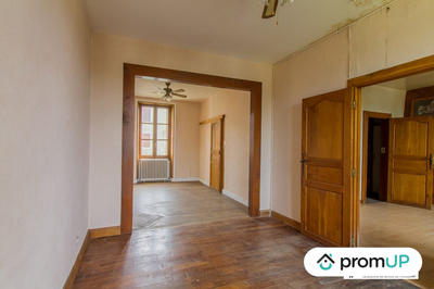 Maison - 240 m² - 8 pièces