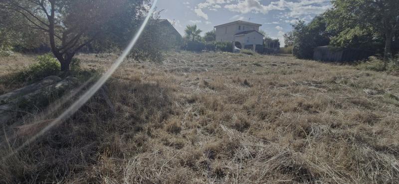 Terrain constructible - 783 m²