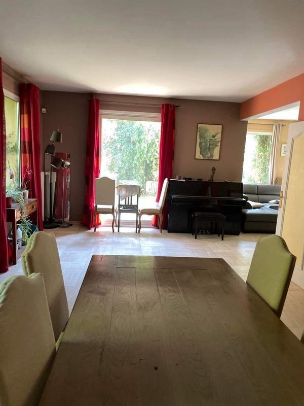 Maison - 232 m² - 7 pièces