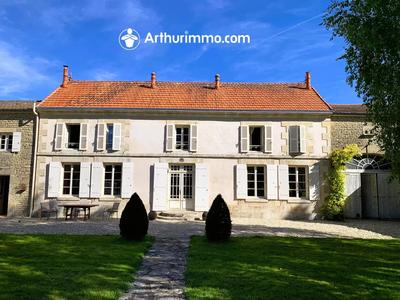 Maison - 300 m² - 8 pièces