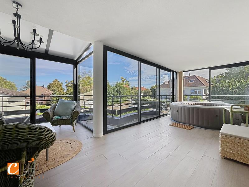 Villa - 325 m² - 7 pièces