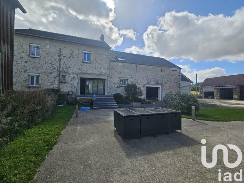 Maison - 232 m² - 7 pièces