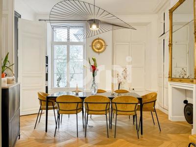 Propriété - 300 m² - 5 pièces