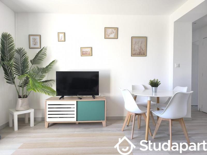 Chambre - 12 m² - 1 pièce